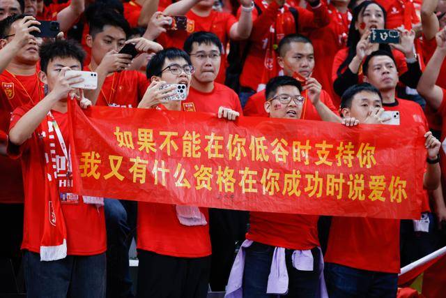 萨里特赢亚巡次级赛曼谷精英赛 黑纯一T2金子豪T4